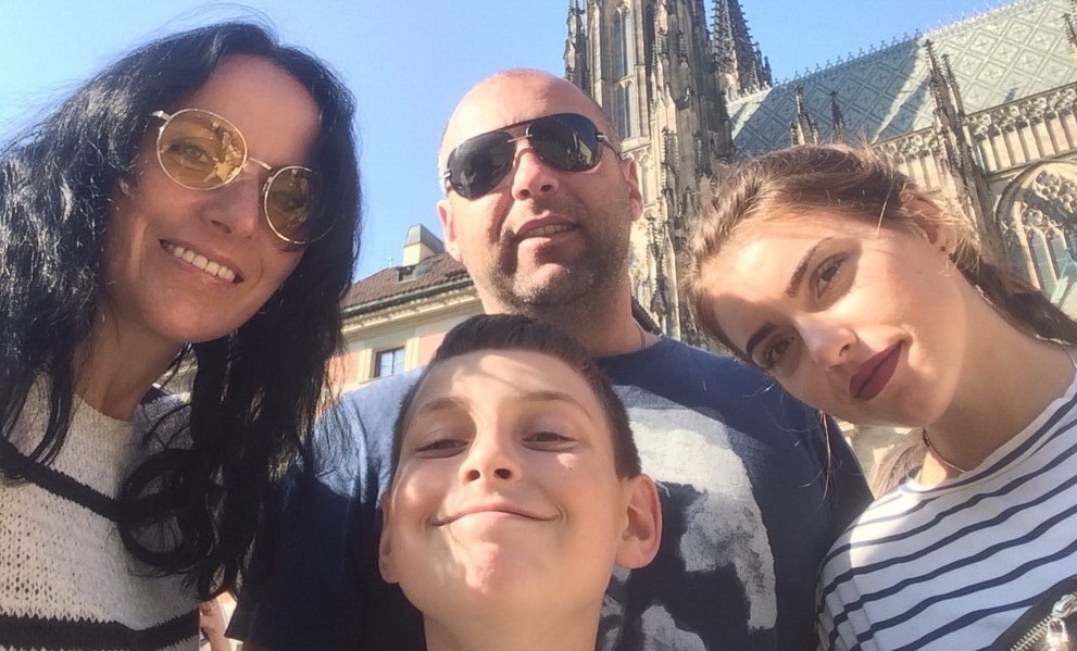 Родина пройшла таку саму підготовку до Олімпіади, що й Юлія і зараз вони - найбільша підтримка для юної олімпійки. 