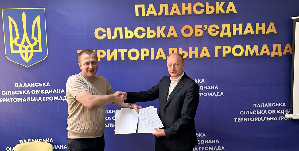 Згідно мемолрандуму, вже з 1 вересня в Паланській громаді запрацюють спеціалізовані спортивні класи, де тренери та вчителі фізичної культури разом виховуватимуть майбутніх спортсменів. 