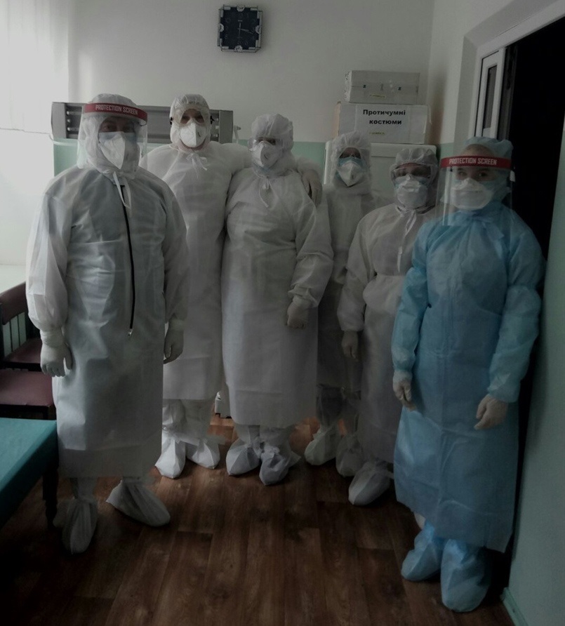 Медики інфекційного відділення Уманської міської лікарні, які лікують хворих на COVID-19
