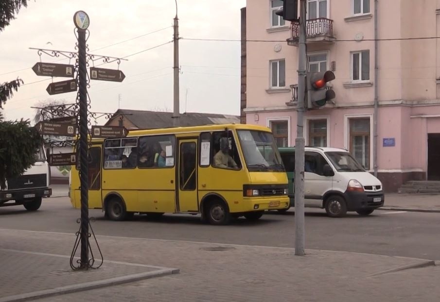 Багато уманчан незадоволені підняттям цін на проїзд, наголошуючи що в такий складний час це дуже не на часі.