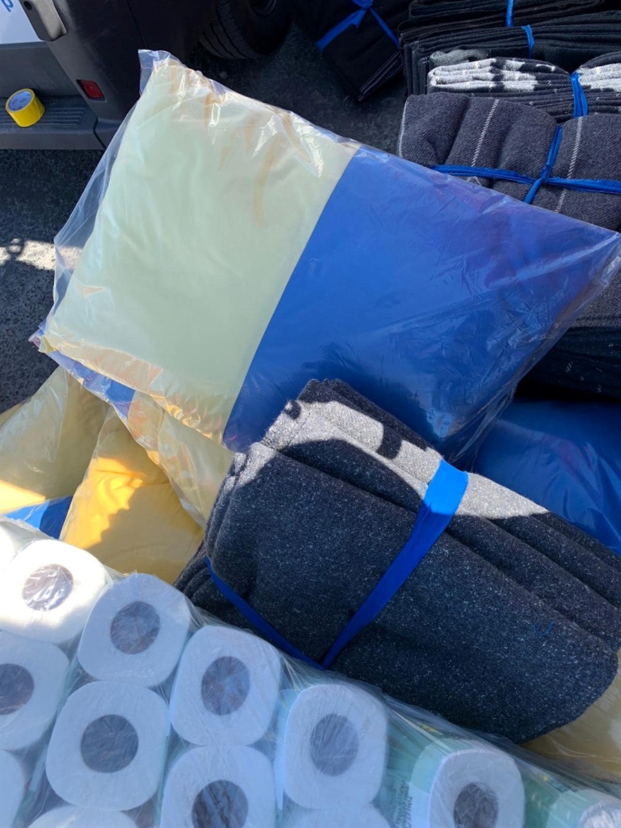 Словаки відшивають нам постільне, подушки, одіяла і все що тільки можна собі уявити - все шиють для України