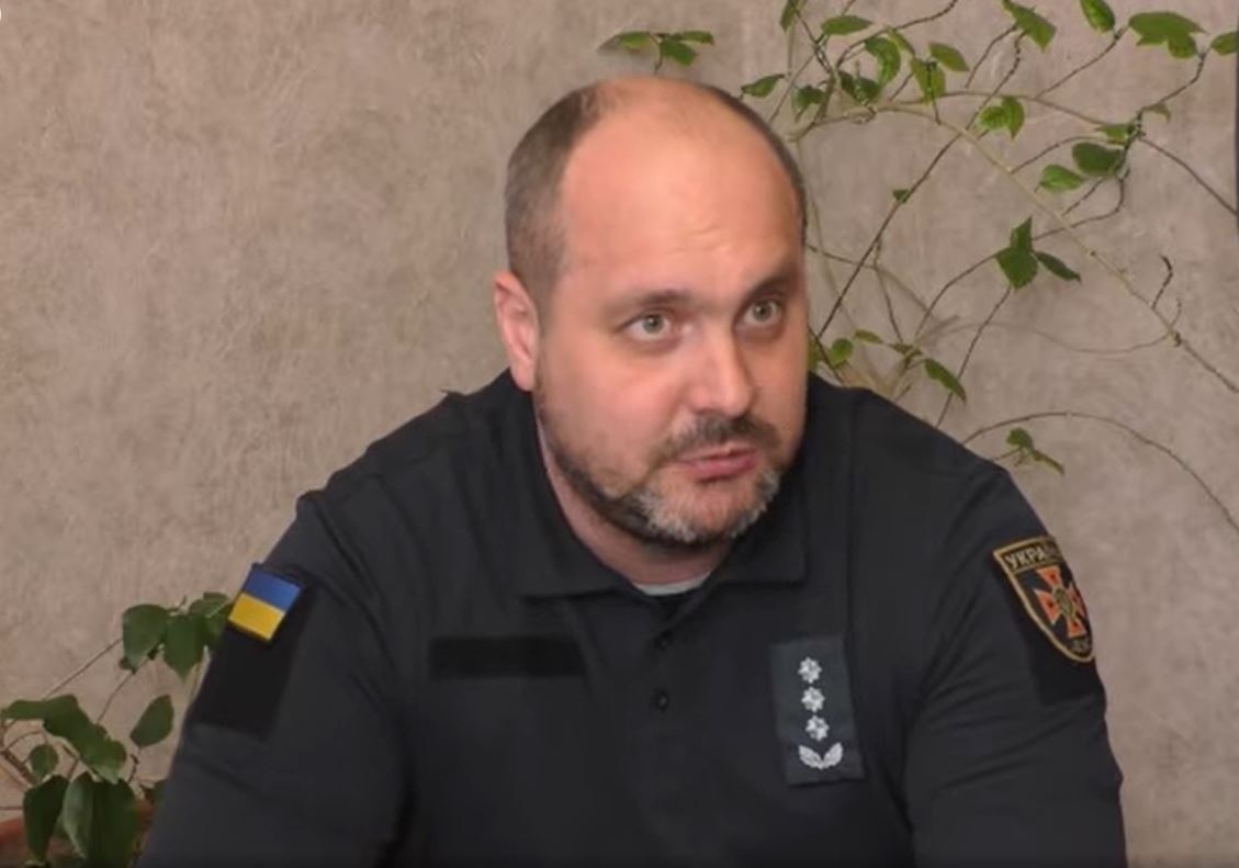 Торкатися вибухонебезпечних предметів не можна в жодному разі, наголосив Андрій ХИЖНЯК. Як би «тихо» не лежав снаряд, він завжди залишається небезпечним і може розірватися будь якої миті.
