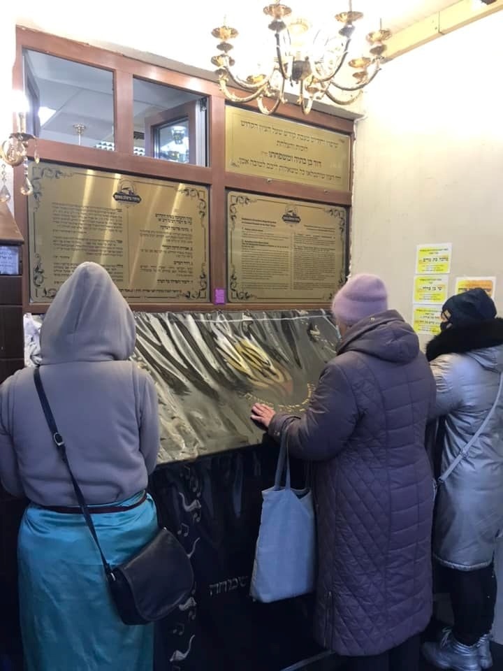 Люди готові молитися усім Богам і усім святим за Україну і за життя та здоров’я наших захисників,  і за своїх рідних.