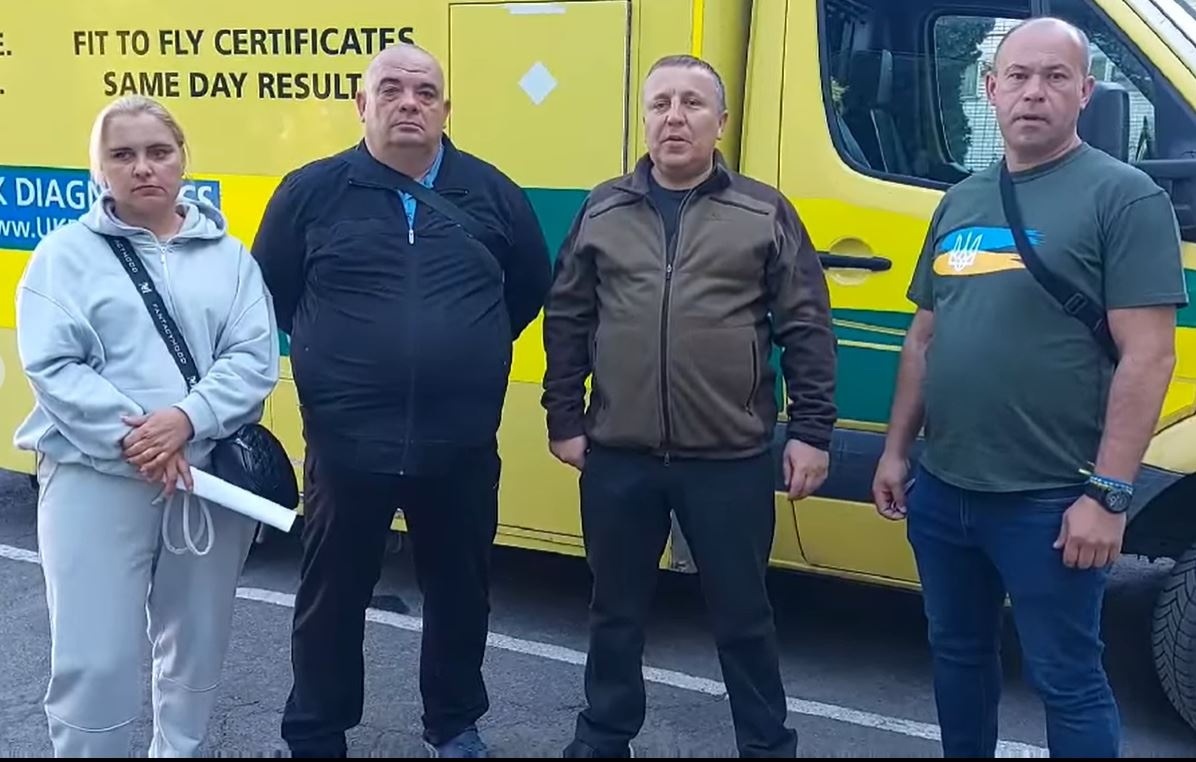 Доставити машини в Україну змогли місцеві волонтери.
