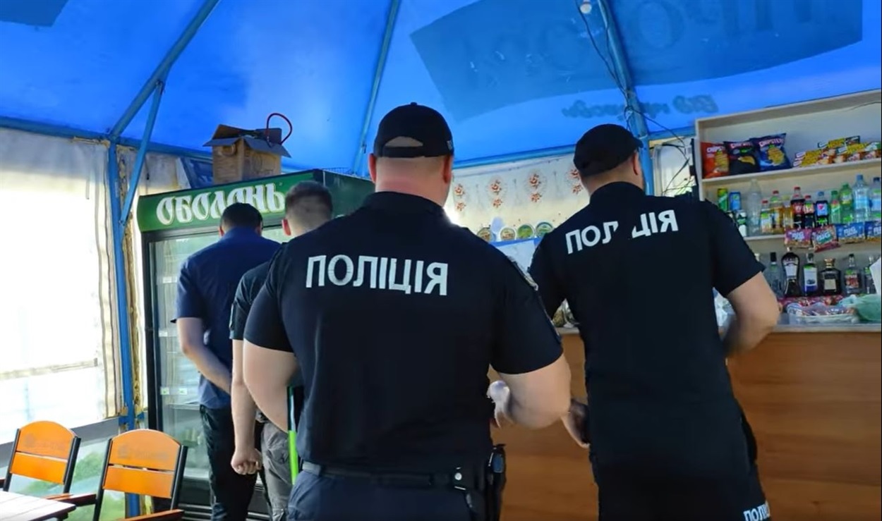 Куди скаржитись в Умані на тих, хто торгує алкоголем на розлив