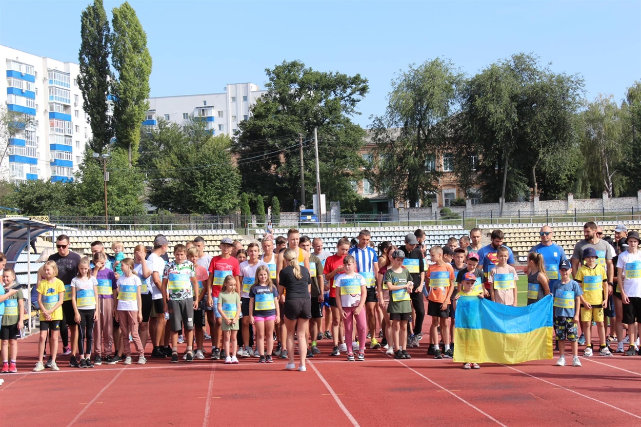 Шаную воїнів, біжу за героїв України