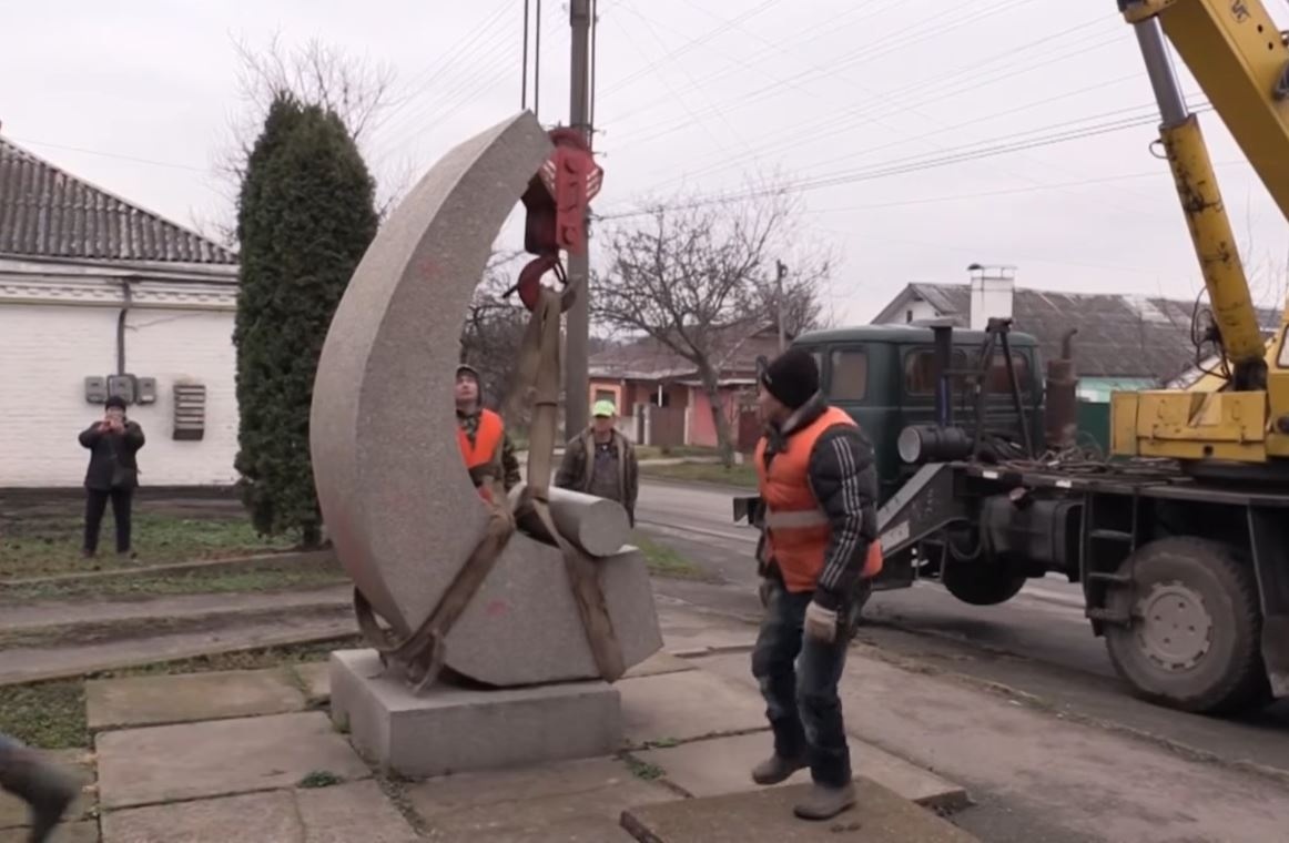 Умань демонтаж памятників