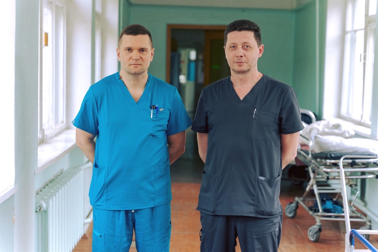 Нейрохирурги