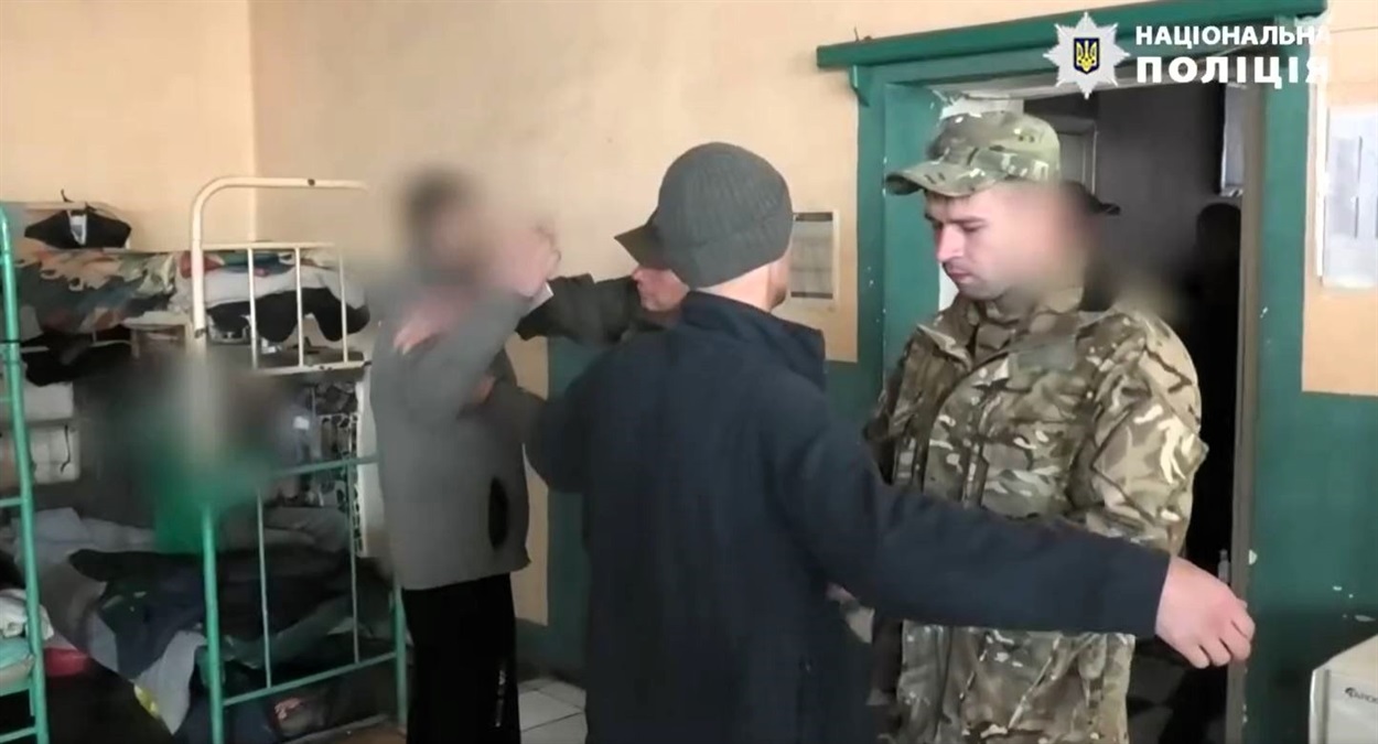 обшук в колонії 2 