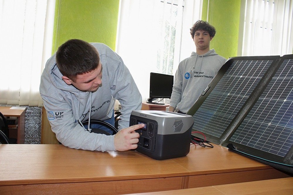 Так, команда демонструє студентам на практиці весь цикл створення та використання електроенергії. 